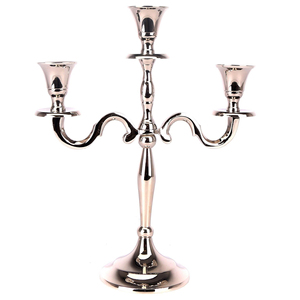 Candelabro de Aluminio Metálico en Oferta, Portavelas de 3 Brazos, Acabado Personalizado para Decoración de Mesas de Boda - Product Image 1