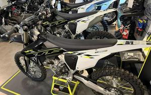 Motocicleta Todoterreno Triumph TF 250-X 2025, Nueva y Usada - Product Image 3