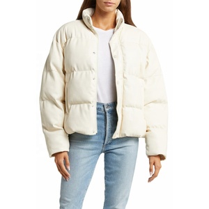 Chaqueta de Invierno Acolchada para Mujer al por Mayor con Servicio Personalizado OEM, Resistente al Viento, con Cremallera Sólida y Exterior de Poliéster - Product Image 3