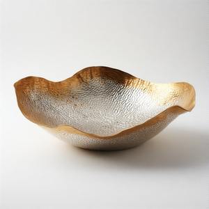 GoldReign Premium Dine Dish Cuenco artesanal de latón martillado Serveware de lujo hecho a mano para un comedor elegante y un encanto atemporal de mesa - Product Image 4