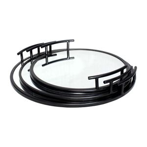 Ensemble de 3 plateaux de service combinant un design durable en métal et un design délicat en verre. - Product Image 1