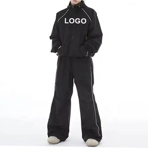 Vente en gros Nouvelle arrivée Survêtements en nylon avec passepoil réfléchissants personnalisés Ensemble de jogging coupe-vent 2 pièces - Product Image 4