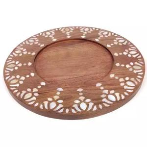 Bandeja de servicio de madera blanca Bandeja otomana decorativa de granja con asas de metal para decoración del hogar - Product Image 6