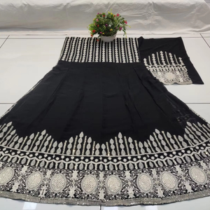 Traje Georgette Gharara bordado pesado y glamuroso con estilo elegante Trabajo de puntada intrincado para fiestas o conjunto Eid - Product Image 1