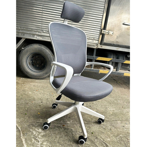 Silla de Oficina Ergonómica Contemporánea con Reposacabezas Ajustable y Diseño Elevable en Gris MF720 - Con Altura Ajustable, Tapizada en Tela PP PU - Product Image 4