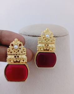 Éléphant Maharaja Crest Boucles d'oreilles pendantes Set Heavy Brass Royal Heritage Design Personnalisable pour les femmes et les filles - Product Image 3