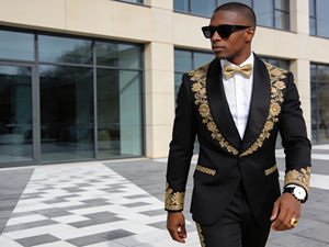 Traje de Etiqueta Negro para Hombre con Solapa Dorada Champán y Bordado Dorado Intenso - Product Image 4