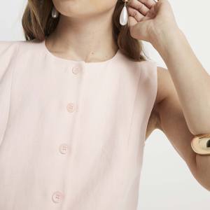 เสื้อกั๊กผ้ายีนส์สำหรับผู้หญิงเสื้อกั๊กลำลองขนาดพิเศษดีไซน์แบบมีความทุกข์3D โลโก้ตามสั่งสีได้ตามต้องการ - Product Image 2