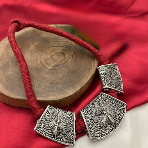 Bel ensemble de collier oxydé réversible pour femmes et filles Design double face avec des détails complexes des deux côtés - Product Image 4