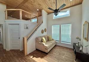 บ้านคอนเทนเนอร์เหล็กสำเร็จรูปขนาด 20 ฟุต รุ่น RV Park พร้อมห้องใต้หลังคา - Product Image 3