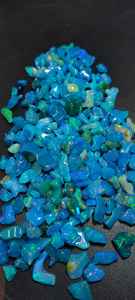 Spécimen brut traité thermiquement de pierres précieuses d'opale bleue éthiopienne naturelle pour la fabrication de bijoux avec des pierres en vrac - Product Image 5