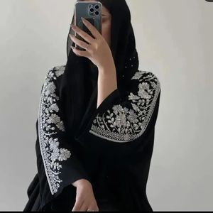 Abaya de Prière Musulmane Traditionnelle de Dubaï, Faite à la Main en Soie Cristalline de Haute Qualité, Manches Longues, Anti-Plis, Couleur Personnalisée, Élégante - Product Image 2