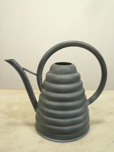 Arrosoir vintage gris fer rouille - Product Image 4