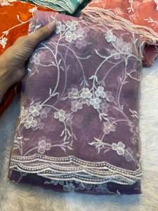 Sari/Shari de Seda con Hilo Suave y Bordado, el Más Vendido, para Mujeres Adultas, de la India, en Stock - Product Image 5