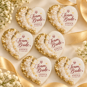 Aimants en résine époxy personnalisés en forme de cœur pour l'équipe de la mariée, cadeaux de mariage, cadeaux de fête prénuptiale, noms et dates personnalisés, options de couleurs multiples - Product Image 4