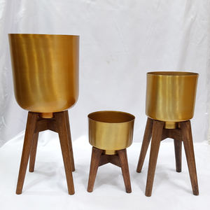 Maceta de forma redonda chapada en oro de metal de aluminio, juegos de textura martillada de 3 macetas decorativas de jardinería de lujo - Product Image 1