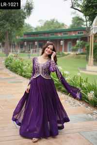Traje Salwar Kameez con el último diseño y bordados elaborados con lentejuelas para bodas y eventos de la India y Pakistán - Product Image 3