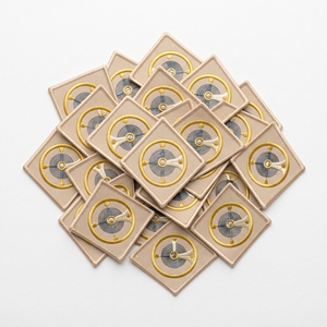 Parche Personalizado de Proveedor Directo, Insignia de Radar Astrolabio de Órbita Celestial con Diamantes, Borde Beige de Sarga, Aplique Termoadhesivo - Product Image 1