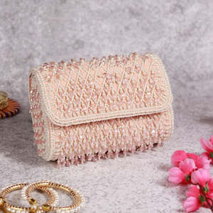 Sac à rabat élégant en daim perlé brodé de perles, style vintage, pour femmes, mariages, soirées, avec chaînes et boutons ornés de diamants - Product Image 2