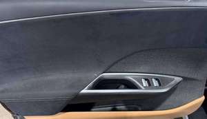 OFFRE : Berline de tourisme haut de gamme 4 portes à traction intégrale, faible kilométrage, haute performance, maniabilité fluide et intérieur luxueux - Product Image 4