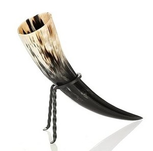 Corne à boire et mugs à corne faits sur mesure avec support, gravés à la main, fabriqués à partir de cornes - Product Image 2