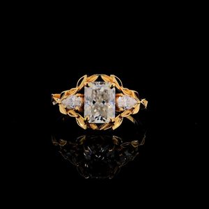2.40Ct Radiant Cut Moissanite Aniversario Anillo unisex Vintage Oro amarillo Pave Ajuste Trendy 925 Sterling Silver - Product Image 3