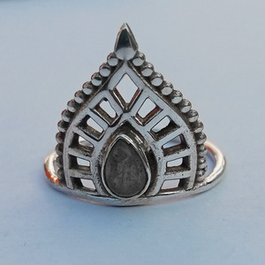 Anillo de piedras preciosas de labradorita al por mayor de Plata de Ley 925 hecho a mano indio para niñas y mujeres para cumpleaños y bodas - Product Image 4