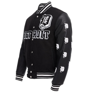 Chaqueta Universitaria Unisex Detroit Negra con Parches Letterman, Mangas de Cuero, Botones a Presión, La Mejor Ciudad del Mundo, Chaqueta Urbana - Product Image 3