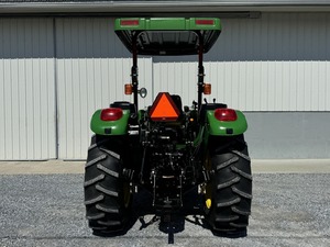 ซื้อรถแทรกเตอร์จอห์นเดียร์ 5325 คุณภาพดีทั้งใหม่และมือสอง รถแทรกเตอร์ขนาดเล็กแบบขับเคลื่อน 4 ล้อ สำหรับขาย - Product Image 2