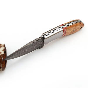 Cuchillo de Caza Profesional Hecho a Mano con Hoja Fija de Acero de Damasco y Mango de Madera, 7 Pulgadas de Longitud Total, Hoja de 3 mm de Grosor - Product Image 4