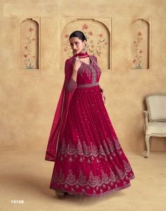 Dernière collection de robes lourdes en georgette véritable Motif floral Taille naturelle Filet papillon Dupatta Robes numériques décontractées - Product Image 5