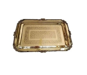 Impressionnant plateau de service ensemble de 3 pour la maison hôtel Restaurant vaisselle forme carrée couleur dorée avec poignées fournisseur de plateau de service - Product Image 6