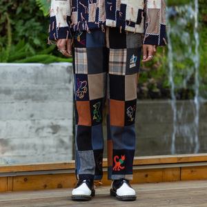 Jeans vintage bleus pour hommes, sur mesure, en gros, avec patchwork, détails effilochés et poches cargo - Product Image 2