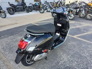 NUOVO Scooter-Motorino <span class=keywords><strong>Vespa</strong></span> <span class=keywords><strong>GTS</strong></span> <span class=keywords><strong>300</strong></span> 2026 - Product Image 4