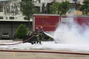 Mousse concentré AFFF 3% mousse de lutte contre l'incendie et équipement Agent de mousse prix d'usine - Product Image 2