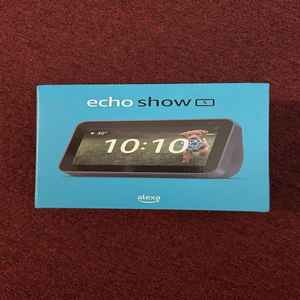 Echo Dot Show, enceinte intelligente avec écran tactile, Alexa intégrée, Wi-Fi, pour une utilisation en extérieur sans fil, alimentation par batterie, LED RGB, DC - Product Image 2