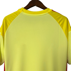 เสื้อฟุตบอลคอวี ผ้าโพลีเอสเตอร์ 100% ระบายอากาศได้ดี สวมใส่สบาย สำหรับทีม  รับผลิตตามสั่ง ขายส่ง  สำหรับฤดูร้อน ฤดูหนาว ฤดูใบไม้ร่วง บริการ OEM - Product Image 2