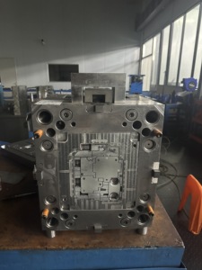 Moldes de Injeção de Precisão para Embalagens, Frascos Plásticos/Tampas/ Caixas - Aplicações Automotivas/Eletrônicas OEM/ODM - Product Image 2