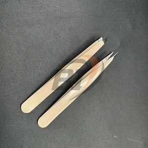 Pinzas para cejas recubiertas de color beige con tijera de resorte extra afilada Juegos de cejas de acero sostenible Logotipo grabado personalizado - Product Image 2