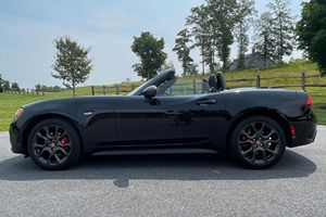 Voiture d'occasion fiable, Fiat 124 Spider Abarth 2017 - Product Image 3