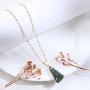 Collier pendentif goutte d'eau en laiton et alliage de zinc pour femme, design minimaliste, idéal pour le quotidien et comme cadeau - Product Image 1