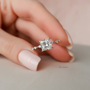 Bague de fiançailles chrétienne solitaire en or jaune 14 carats de style classique, diamant taillé en laboratoire, pavé à distance, anniversaire - Product Image 5