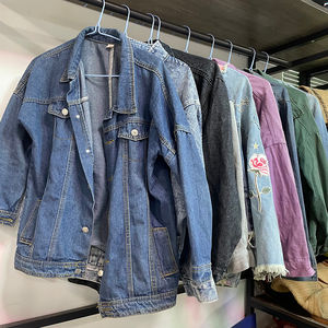 Venta al Por Mayor de Fardos de Ropa Usada Mixta de Filipinas, Clasificados por Jeans, Camisetas, Chaquetas, Gorras, Certificados GRS y Reciclados - Product Image 3