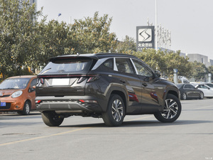 Hyundai Tucson L Hybride Essence 2.0L SUV Compact d'occasion 2024 en excellent état - Product Image 3