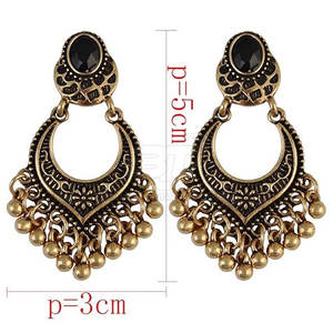 Boucles d'oreilles élégantes en perles pendantes pour femmes, bijoux de fête, boucles d'oreilles de luxe pour femmes, aspect diamant, à porter pour les fêtes - Product Image 3