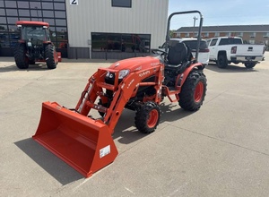 รถแทรกเตอร์ขนาดเล็ก Kubota LX2620HSD รุ่นยอดนิยม ขับเคลื่อน 4 ล้อ เครื่องยนต์ดีเซล พร้อมที่ตักด้านหน้า สำหรับงานเกษตรและจัดสวน - Product Image 2