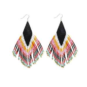 Vente en gros de nouvelles boucles d'oreilles pendantes en perles de rocaille pour femmes, bijoux brodés en perles fabriqués à la main sur mesure, accessoire de mode - Product Image 1
