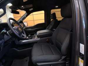 2024 F-150 XLT SuperCrew 4WD Volante a la Izquierda Interior Oscuro Asientos de Tela Neumáticos R19 EN Buen Estado - Product Image 6