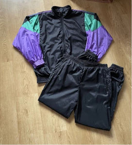 ชุดวอร์มผ้าไนลอนแขนครึ่งส่วนสำหรับฤดูร้อนชุดวอร์มสองชิ้นสไตล์สตรีทพิมพ์ลายเสื้อกันลม - Product Image 1