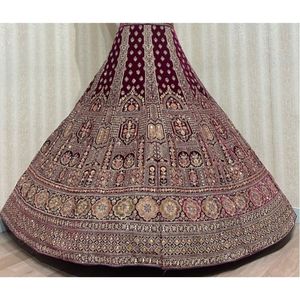 Lehenga nuptiale de luxe pour l'exportation non cousue brodée Choli Butti Dupatta avec bordure en gros - Product Image 6